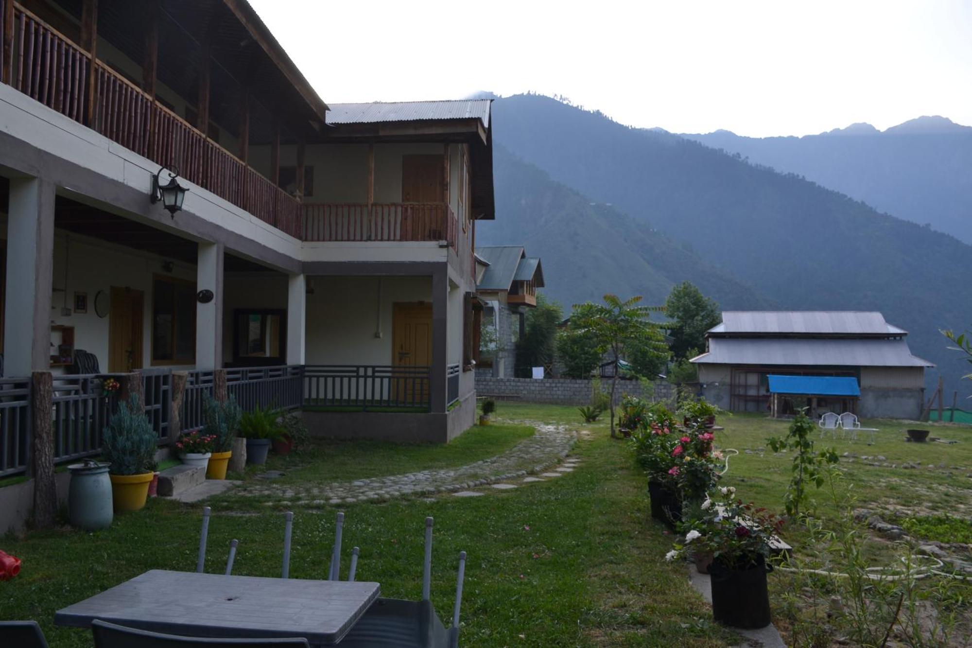 West End Lodges Neelum Exterior foto