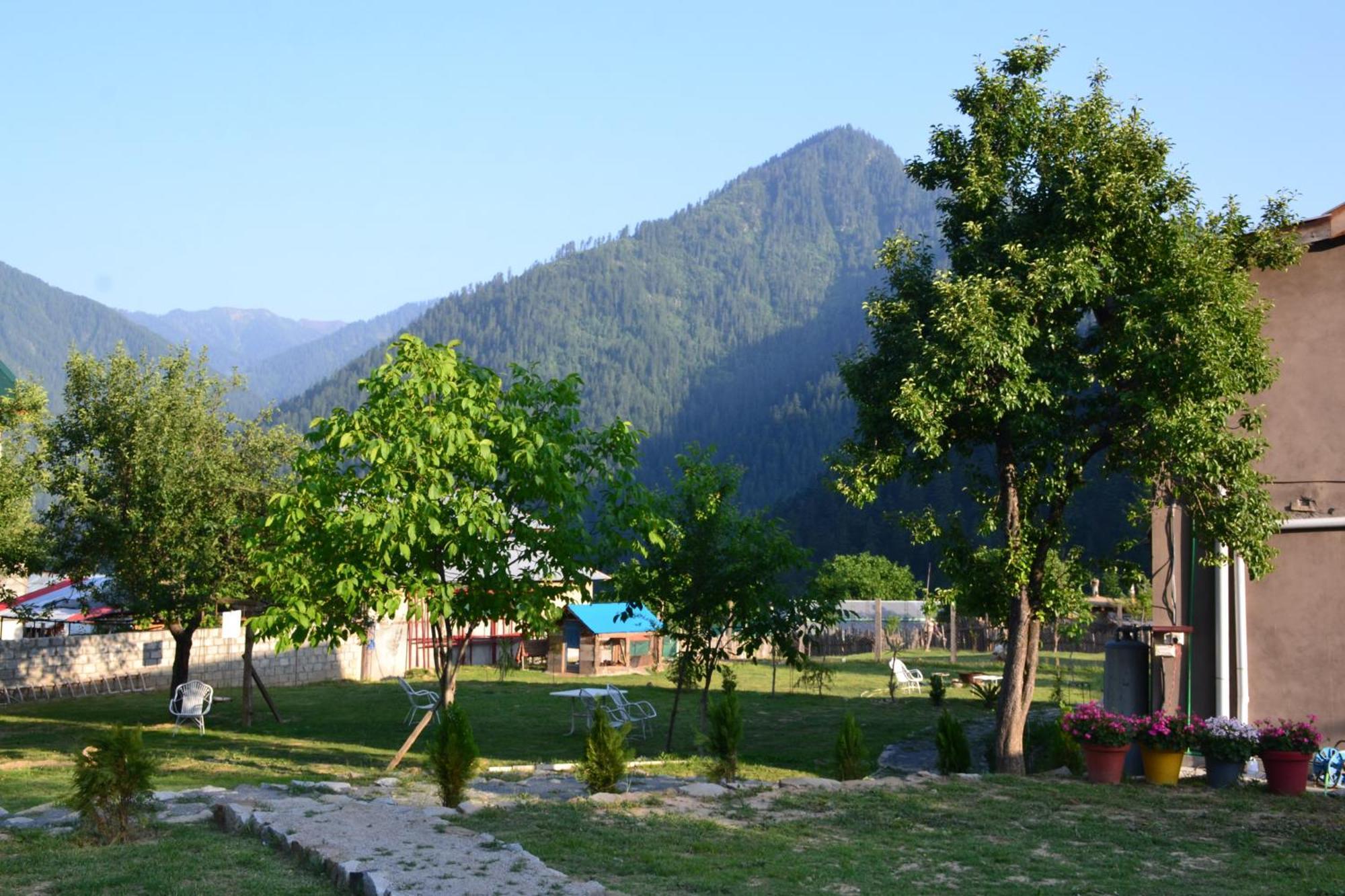 West End Lodges Neelum Exterior foto